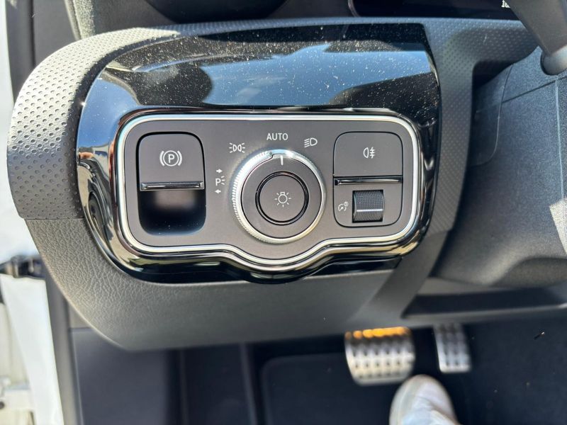 GuidiCar - MERCEDES BENZ Classe a 1 A 180 d Automatic AMG Line ADVANCED Nuovo