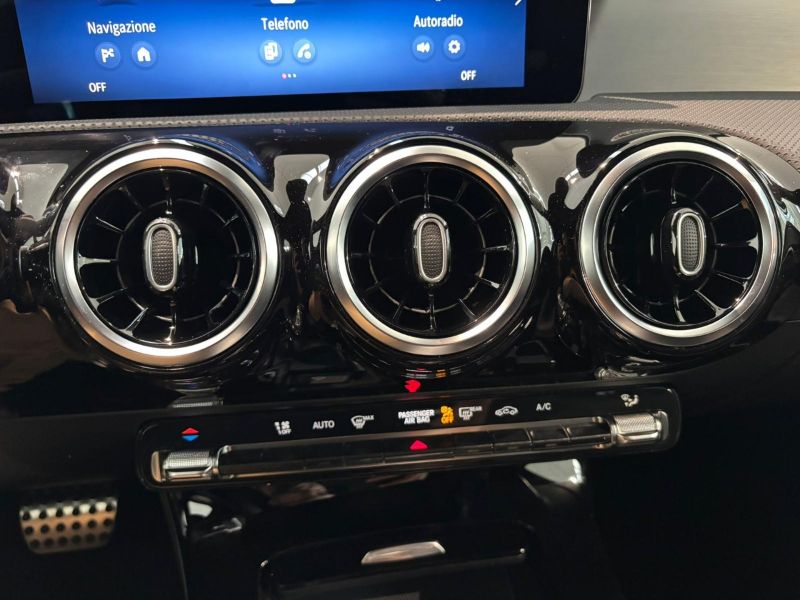 GuidiCar - MERCEDES BENZ Classe a 1 A 180 d Automatic AMG Line ADVANCED Nuovo