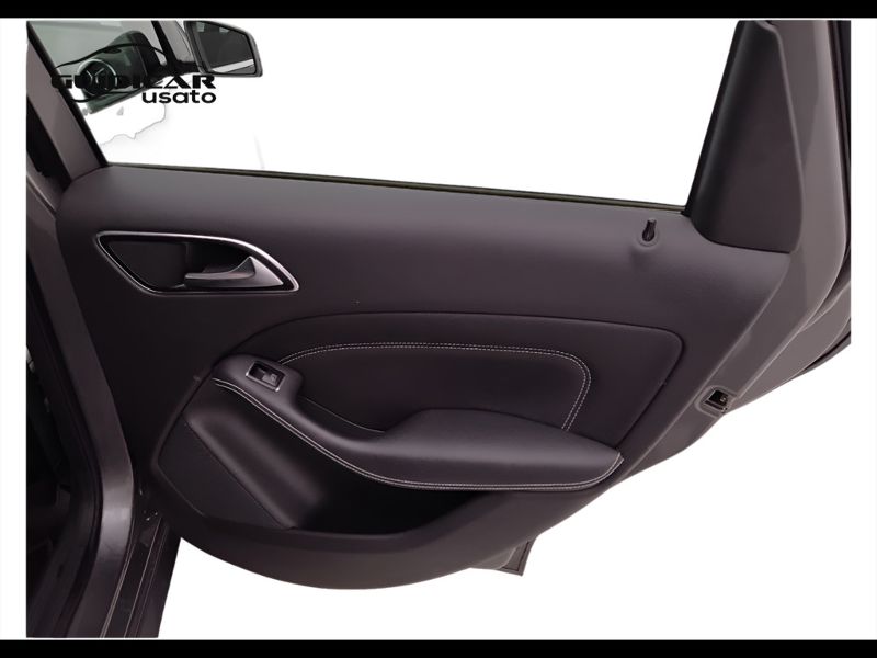 GuidiCar - Mercedes Classe b 2018 B 180 d (cdi) Executive auto FL E6 Usato