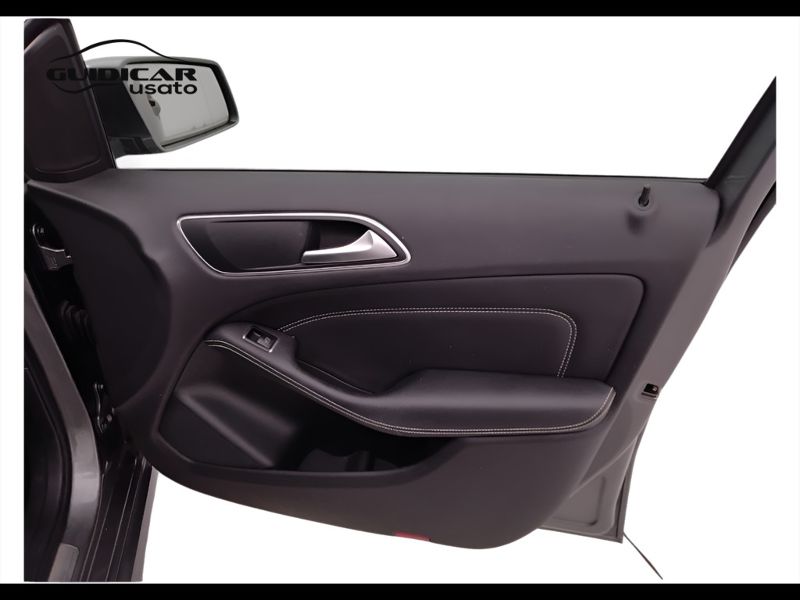 GuidiCar - Mercedes Classe b 2018 B 180 d (cdi) Executive auto FL E6 Usato