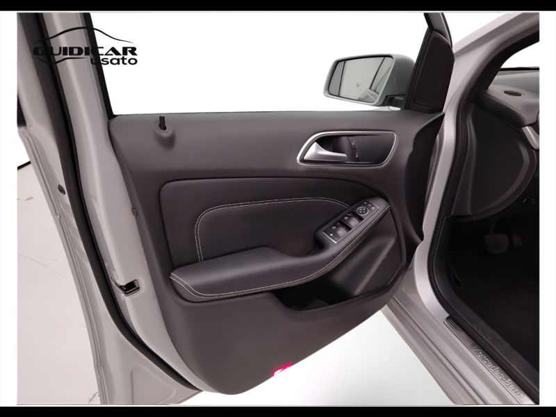 GuidiCar - Mercedes Classe b 2017 B 180 d (cdi) Premium auto FL E6 Usato