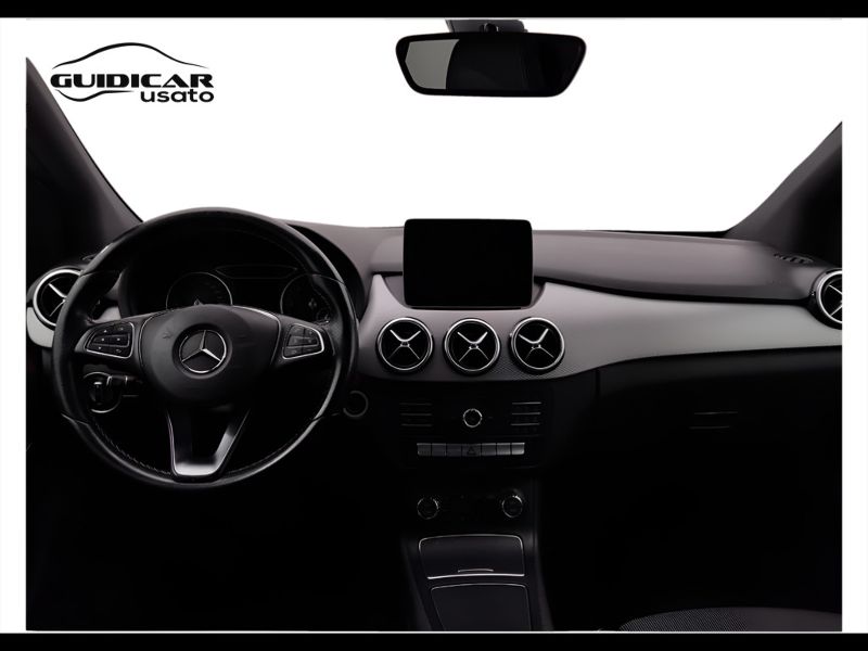 GuidiCar - Mercedes Classe b 2017 B 180 d (cdi) Premium auto FL E6 Usato