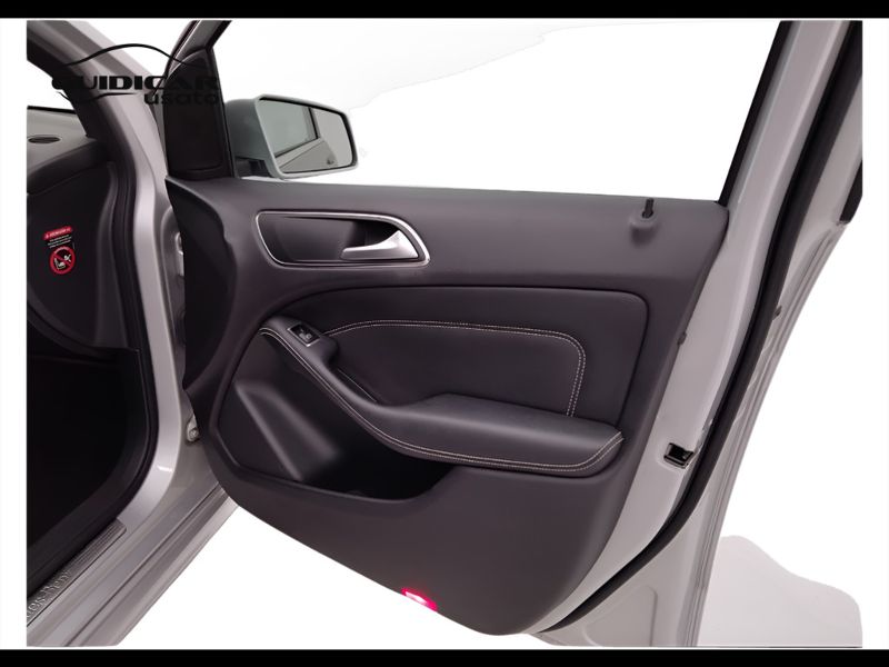 GuidiCar - Mercedes Classe b 2017 B 180 d (cdi) Premium auto FL E6 Usato