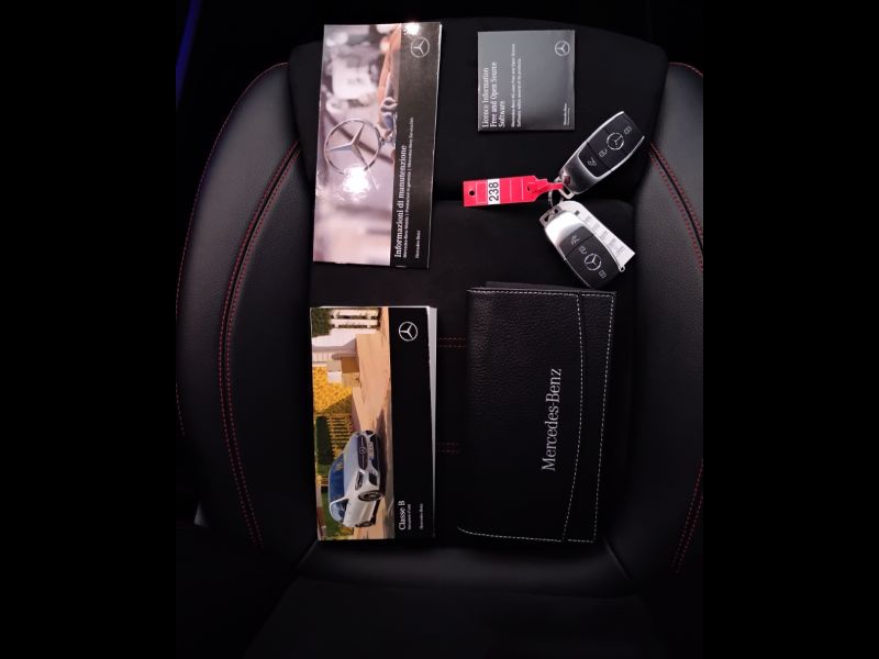 GuidiCar - Mercedes Classe b 2021 B 180 d Premium auto Usato