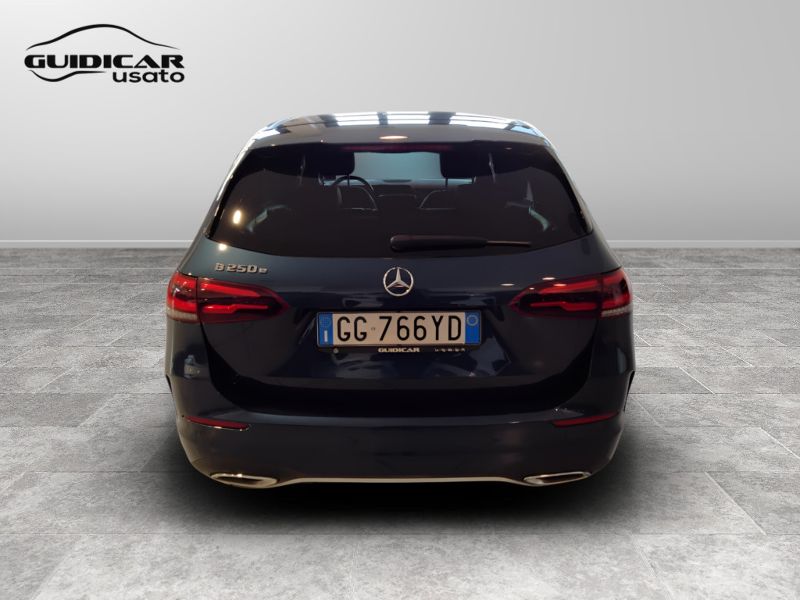 GuidiCar - Mercedes Classe b 2021 B 250 e plug-in hybrid(e-eq-power) Premium auto Usato