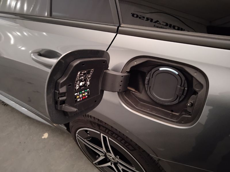 GuidiCar - Mercedes Classe C 2024 C SW 300 de phev AMG Line Advanced auto Usato