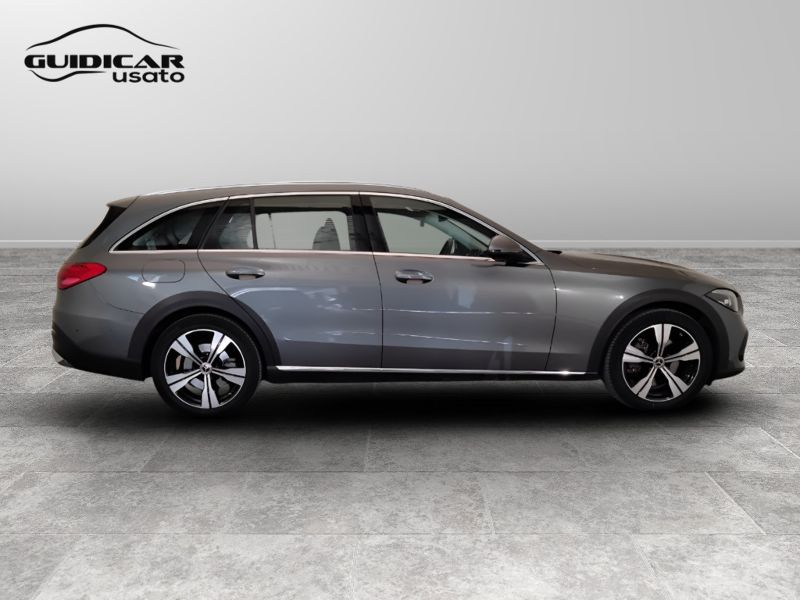 GuidiCar - Mercedes Classe C 2023 C SW All-Terrain 220 d mhev Premium 4matic auto Usato