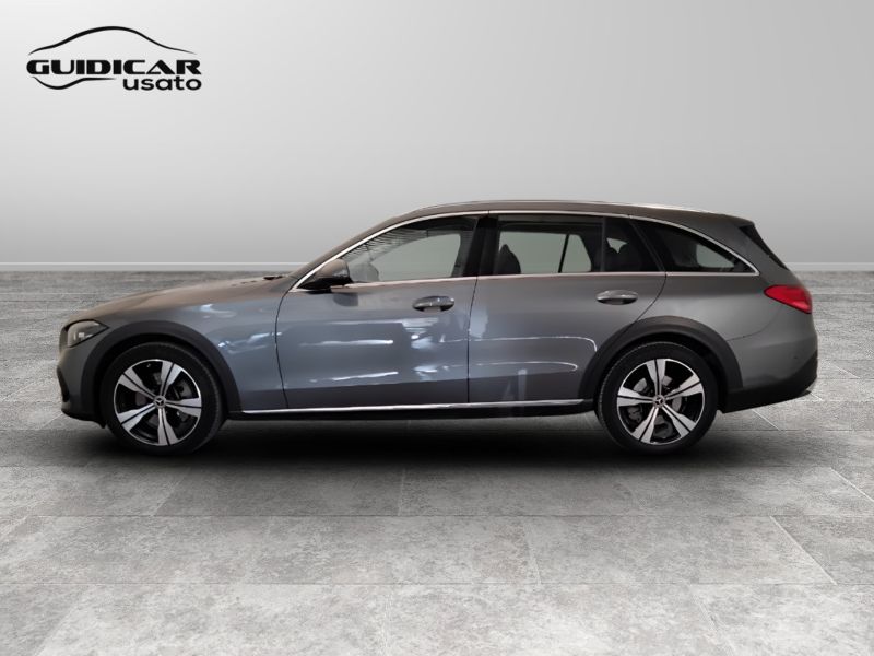 GuidiCar - Mercedes Classe C 2023 C SW All-Terrain 220 d mhev Premium 4matic auto Usato
