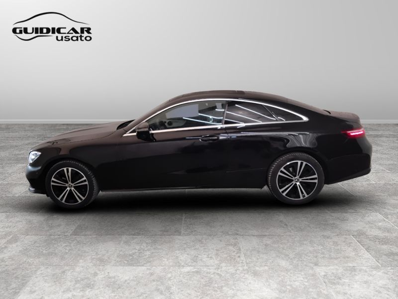 GuidiCar - Mercedes Classe E 2022 E Coupe 220 d Sport 4matic auto Usato