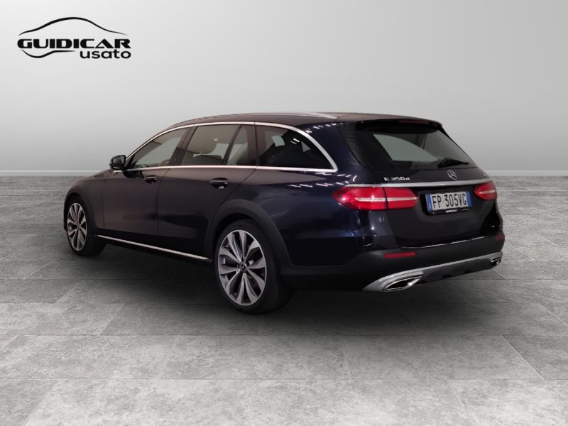 GuidiCar - Mercedes Classe E 2018 E SW All-Terrain 350 d Premium 4matic auto Usato