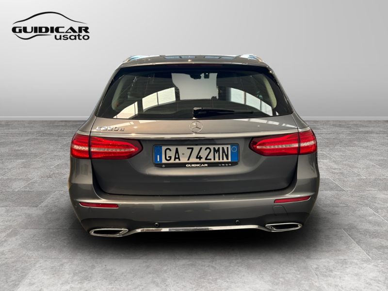 GuidiCar - Mercedes Classe E 2020 E SW 220 d Premium auto my20 Usato