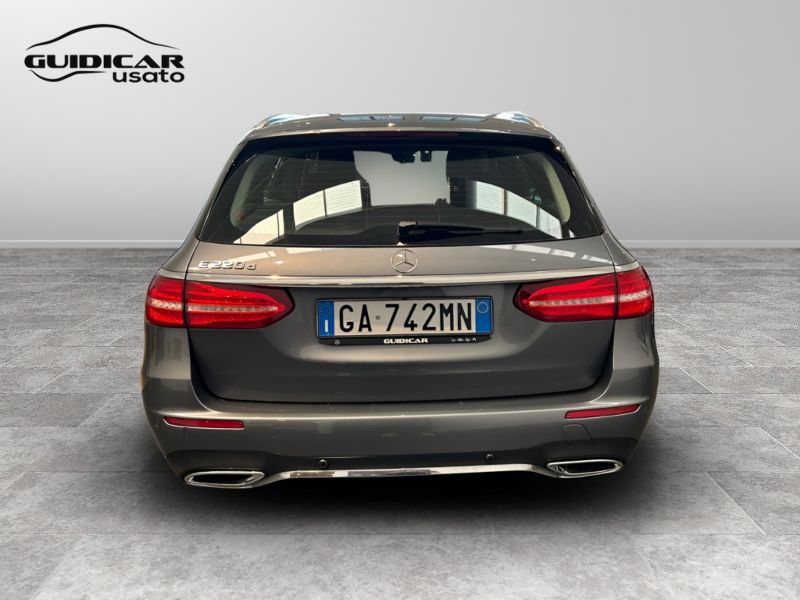 GuidiCar - Mercedes Classe E 2020 E SW 220 d Premium auto my20 Usato