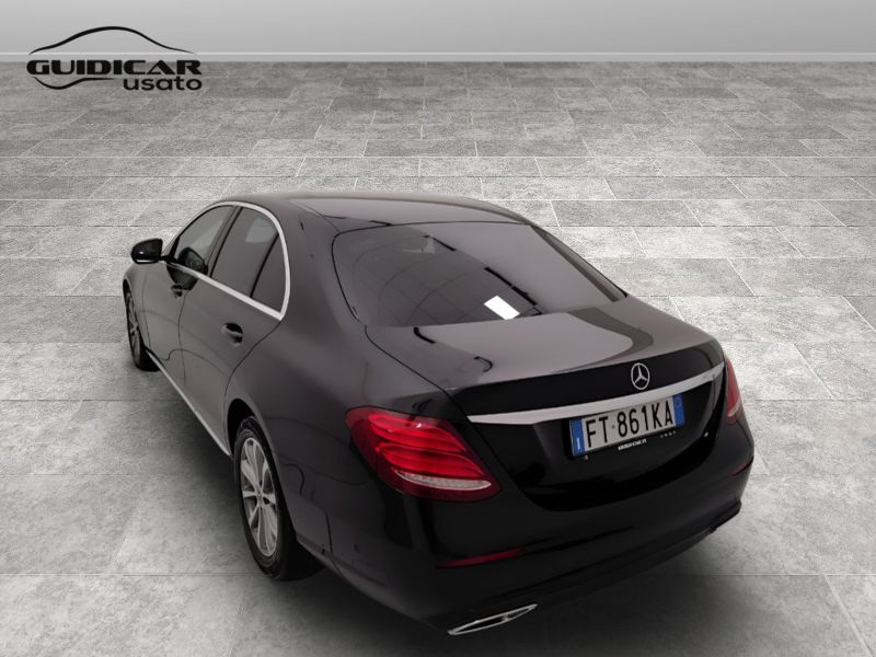 GuidiCar - Mercedes Classe E 2019 E 220 d Business Sport 4matic auto Usato