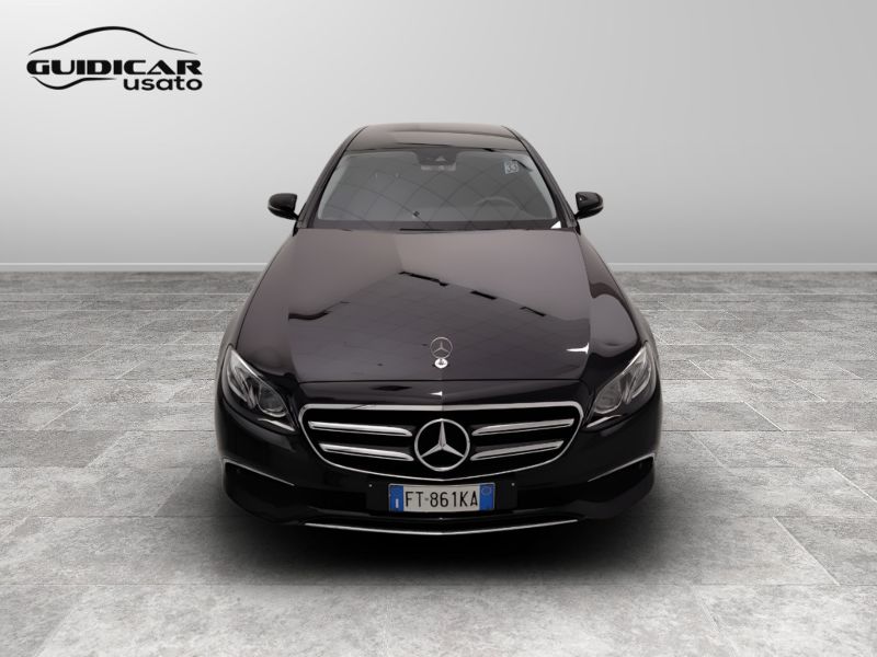 GuidiCar - Mercedes Classe E 2019 E 220 d Business Sport 4matic auto Usato