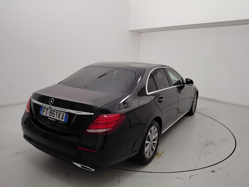 GuidiCar - Mercedes Classe E 2019 E 220 d Business Sport 4matic auto Usato