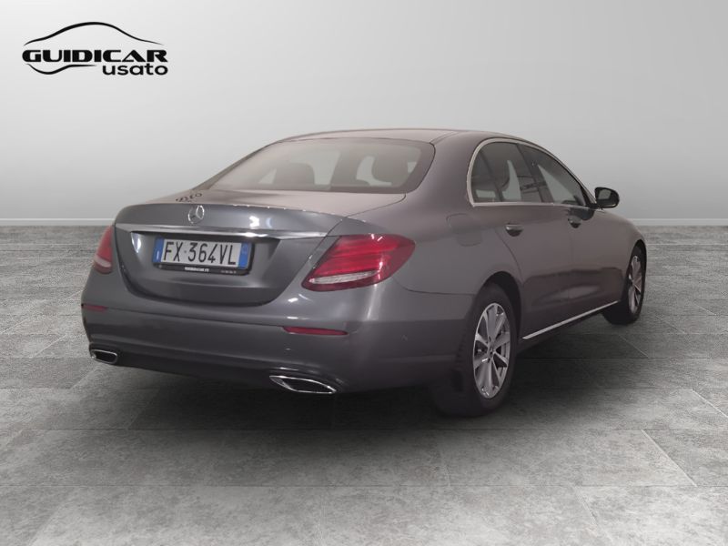GuidiCar - Mercedes Classe E 2019 E 220 d Business Sport 4matic auto Usato