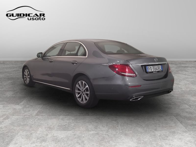 GuidiCar - Mercedes Classe E 2019 E 220 d Business Sport 4matic auto Usato