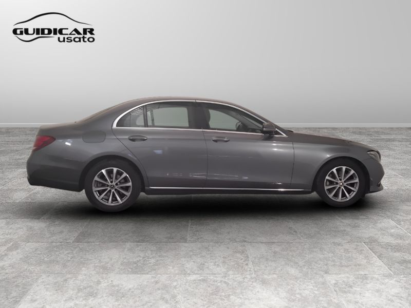 GuidiCar - Mercedes Classe E 2019 E 220 d Business Sport 4matic auto Usato