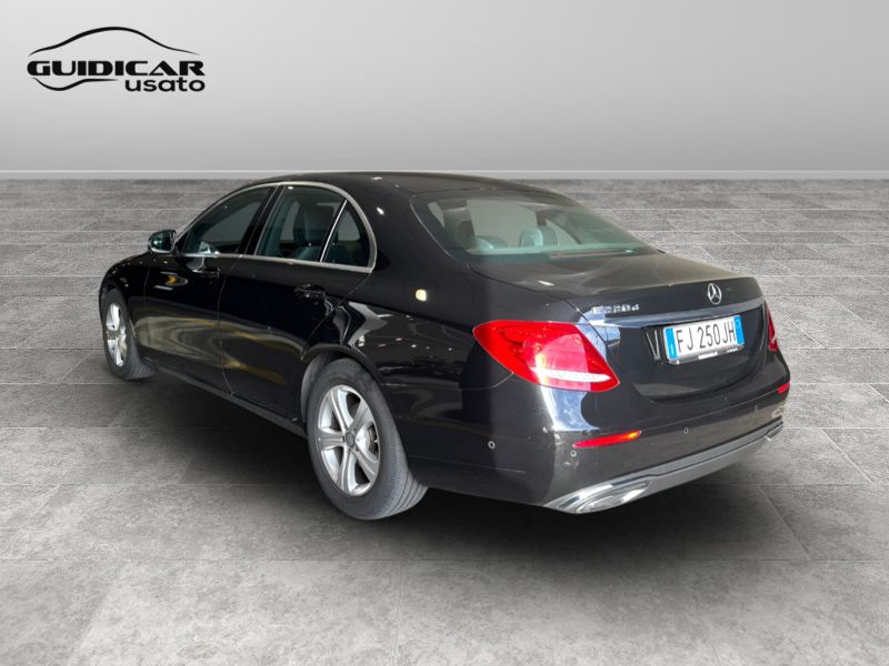 GuidiCar - Mercedes Classe E 2017 E 220 d Business Sport auto Usato