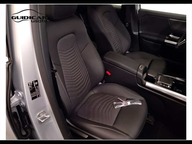 GuidiCar - Mercedes EQA 2023 EQA 350 Sport Pro 4matic Aziendale