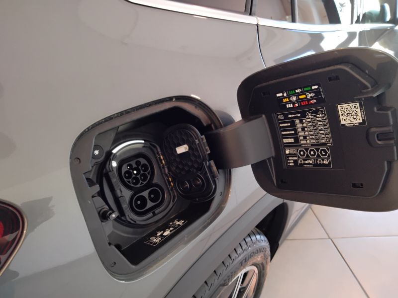 GuidiCar - MERCEDES BENZ EQA 1 EQA 250+ Street Edition Nuovo