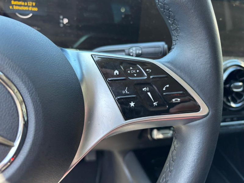 GuidiCar - Mercedes GLA 2024 GLA 180 d Advanced auto Usato