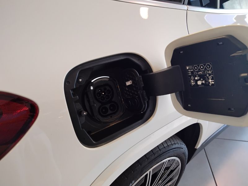GuidiCar - Mercedes GLA 2023 GLA 250 e phev AMG Line Premium Plus auto Usato