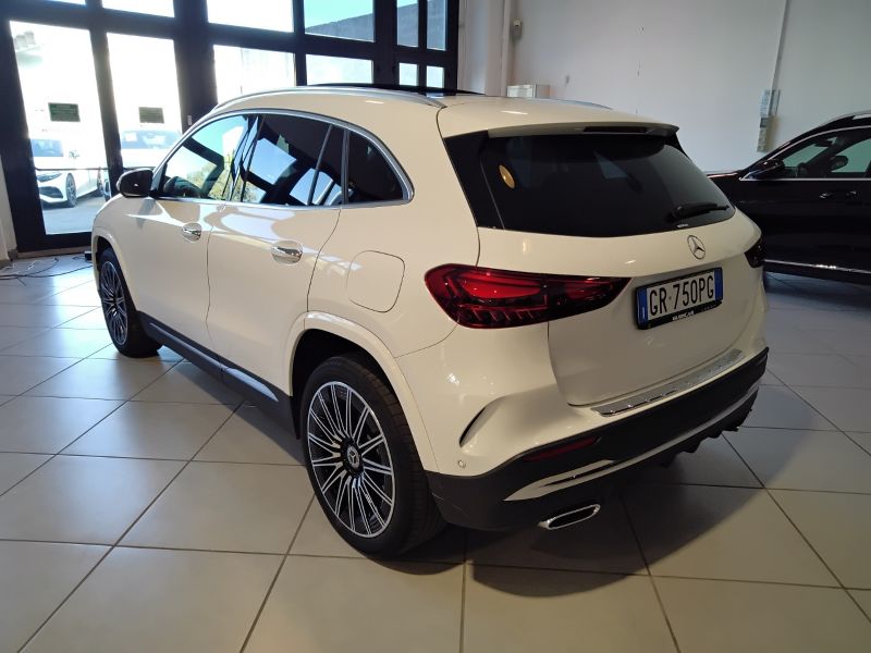 GuidiCar - Mercedes GLA 2023 GLA 250 e phev AMG Line Premium Plus auto Usato