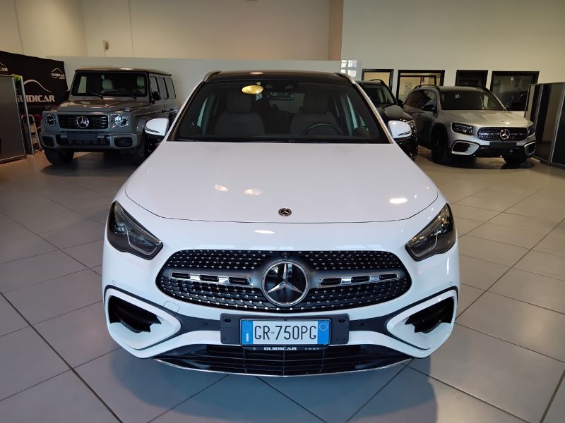 GuidiCar - Mercedes GLA 2023 GLA 250 e phev AMG Line Premium Plus auto Usato