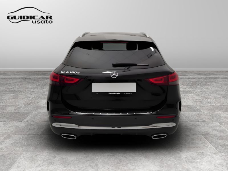 GuidiCar - Mercedes GLA 2022 GLA 180 d Premium auto Usato