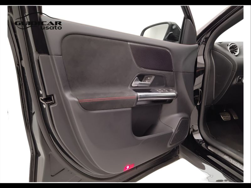 GuidiCar - Mercedes GLA 2022 GLA 180 d Premium auto Usato