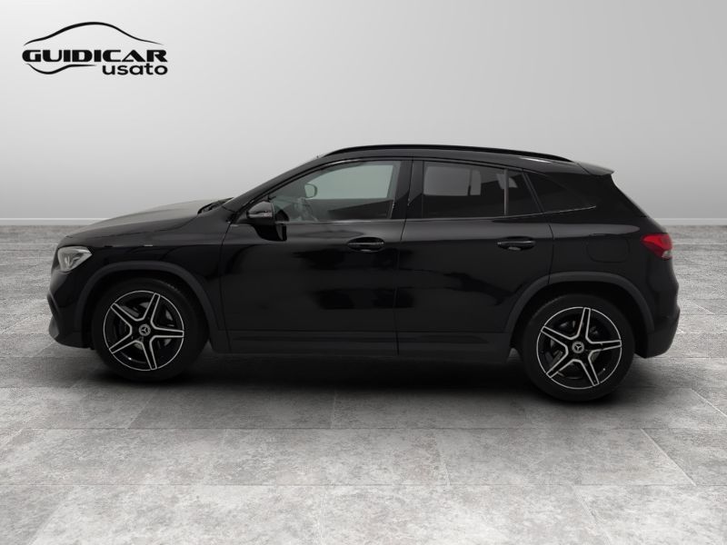 GuidiCar - Mercedes GLA 2022 GLA 180 d Premium auto Usato