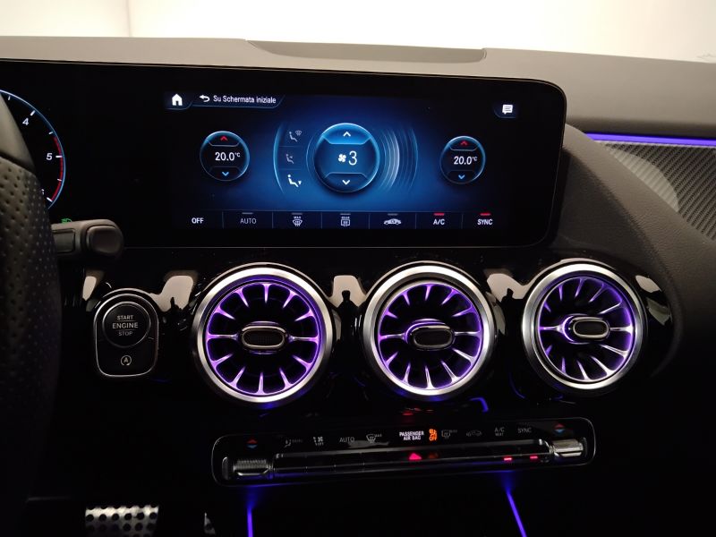 GuidiCar - Mercedes GLA 2023 GLA 180 d Premium auto Usato