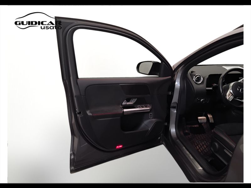 GuidiCar - Mercedes GLA 2023 GLA 180 d Premium auto Usato
