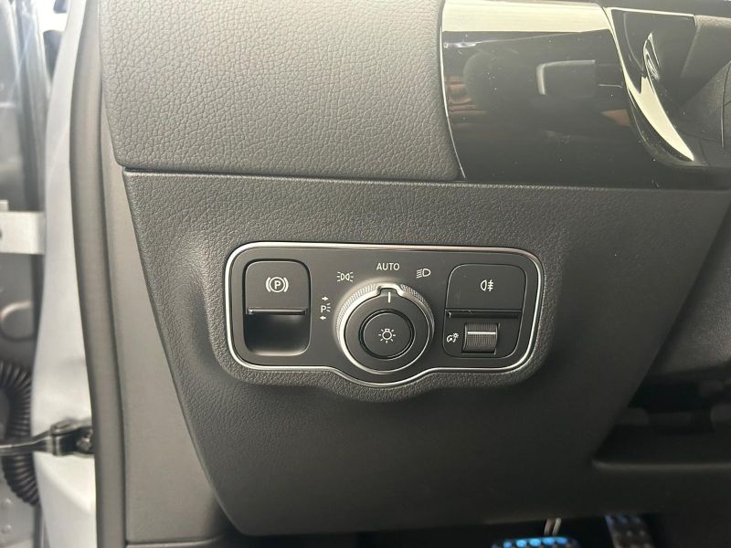 GuidiCar - MERCEDES BENZ NUOVA GLA 1 GLA 180  d Automatic AMG Line ADVANCED PLUS Nuovo