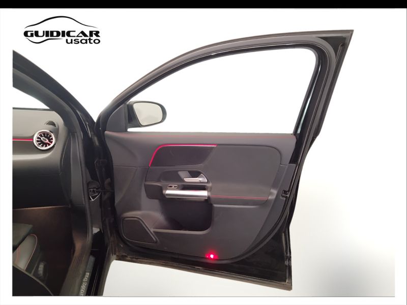 GuidiCar - Mercedes GLA 2021 GLA 200 d Premium 4matic auto Usato