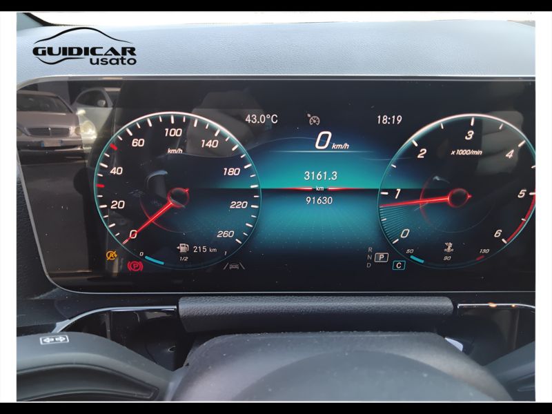 GuidiCar - Mercedes GLA 2021 GLA 200 d Premium 4matic auto Usato