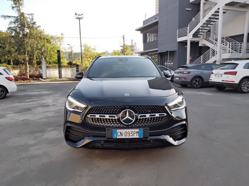 GuidiCar - Mercedes GLA 2023 GLA 200 d Premium 4matic auto Usato