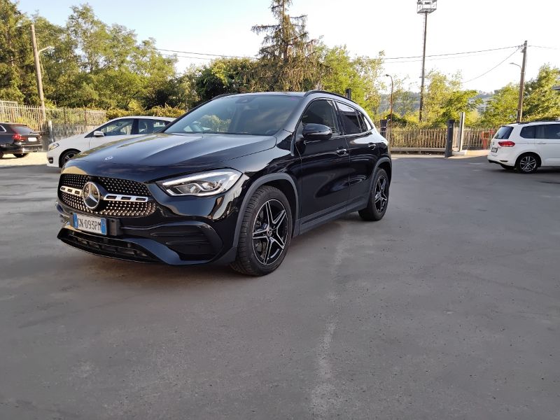 GuidiCar - Mercedes GLA 2023 GLA 200 d Premium 4matic auto Usato