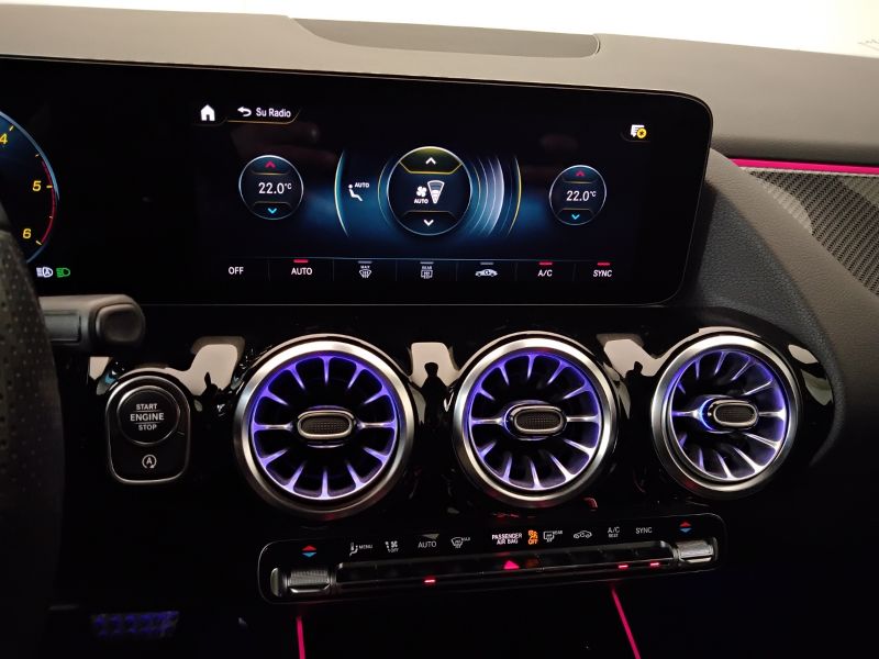 GuidiCar - Mercedes GLA 2022 GLA 200 d Premium auto Usato