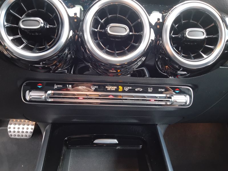 GuidiCar - Mercedes GLA 2022 GLA 200 d Premium auto Usato