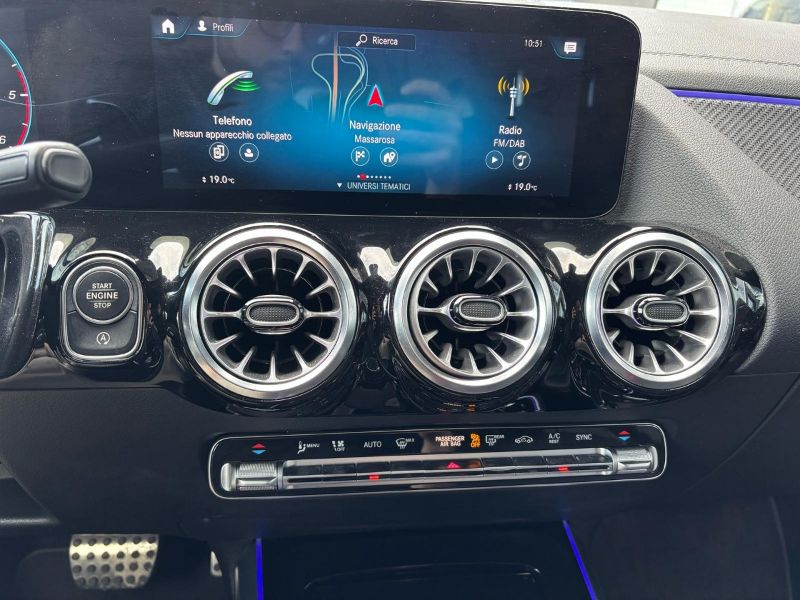 GuidiCar - Mercedes GLA 2022 GLA 200 d Premium auto Usato