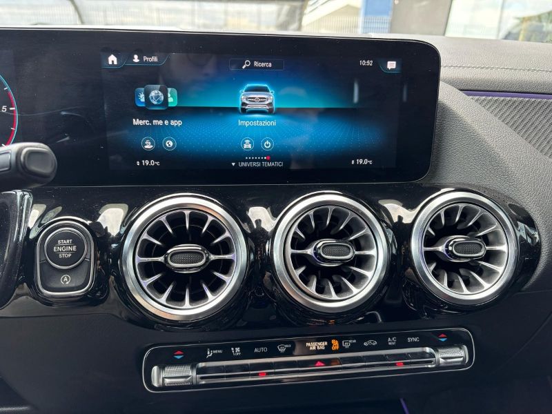GuidiCar - Mercedes GLA 2022 GLA 200 d Premium auto Usato