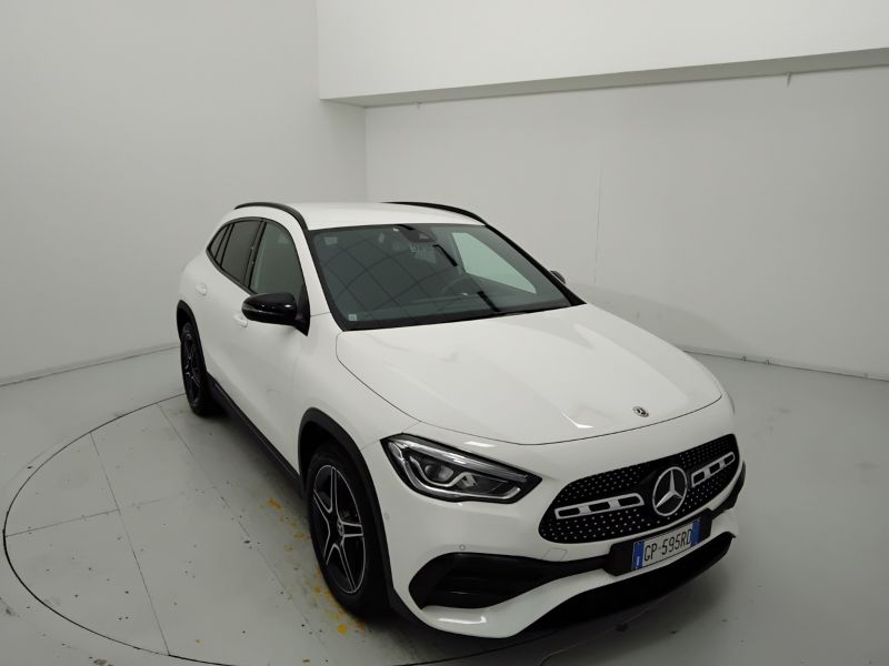 GuidiCar - Mercedes GLA 2023 GLA 200 d Premium auto Usato