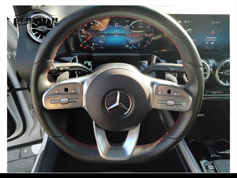 GuidiCar - Mercedes GLA 2023 GLA 200 d Premium auto Usato