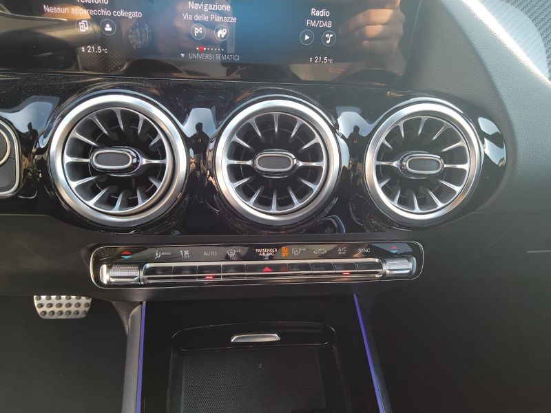GuidiCar - Mercedes GLA 2023 GLA 200 d Premium auto Usato