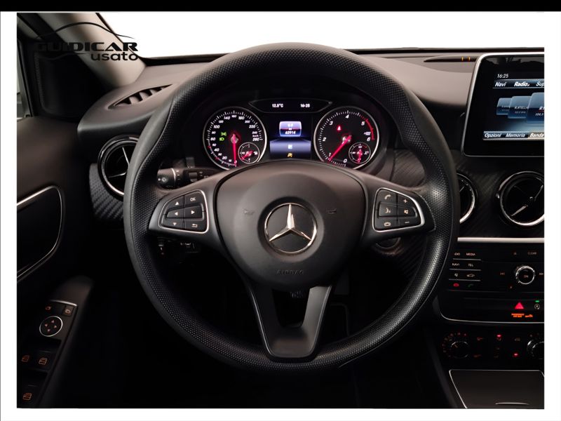 GuidiCar - Mercedes GLA 2017 GLA 180 d Sport Usato