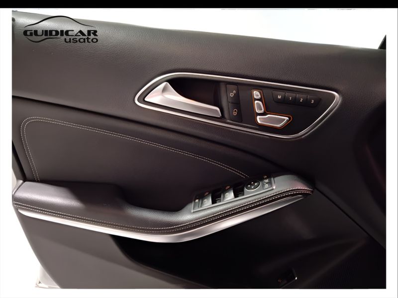 GuidiCar - Mercedes GLA 2019 GLA 220 d Night Edition 4matic 170cv auto Usato