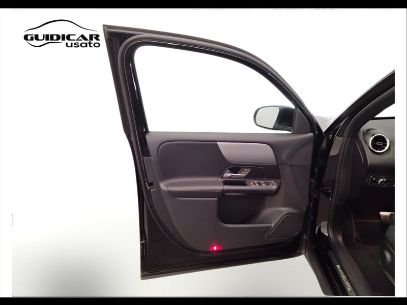 GuidiCar - Mercedes GLB 2023 GLB 180 d Sport auto 7p.ti Usato