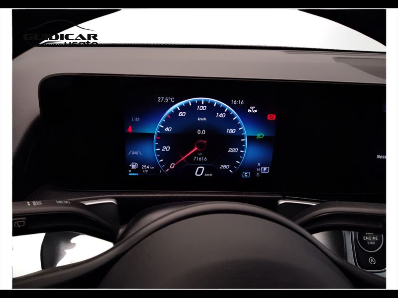GuidiCar - Mercedes GLB 2023 GLB 180 d Sport auto 7p.ti Usato